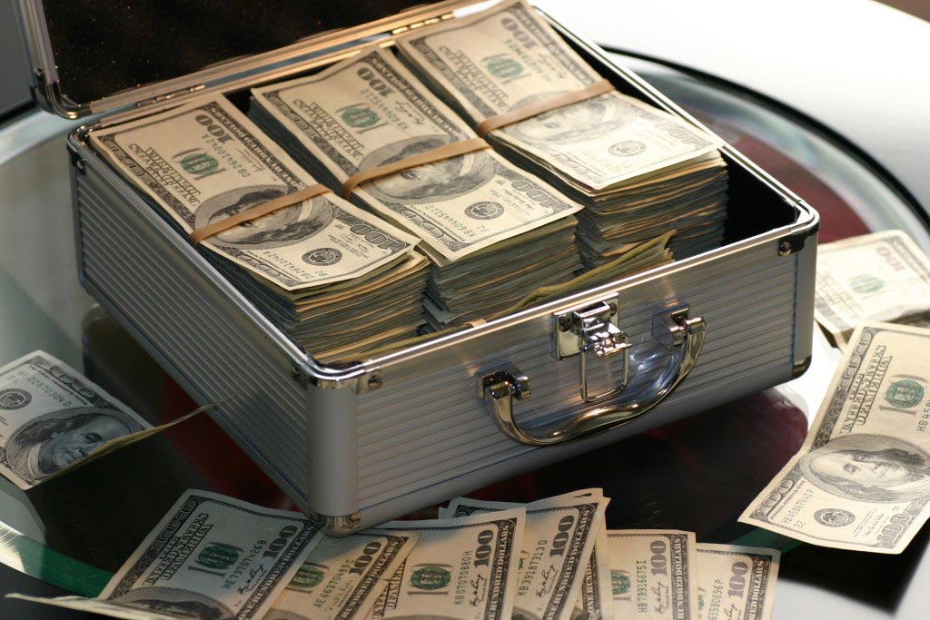 Money pixabay.com
