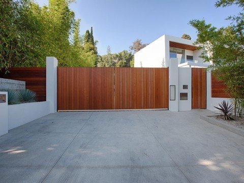 To journey beyond the grand gates and soaring pepper tree hedge of this Hagy Belzberg-designed compound estate is to enter a secluded, resort-like sanctuary - See more at: http://www.theagencyre.com/for-sale/1232-sunset-plaza-dr-sunset-strip/#2